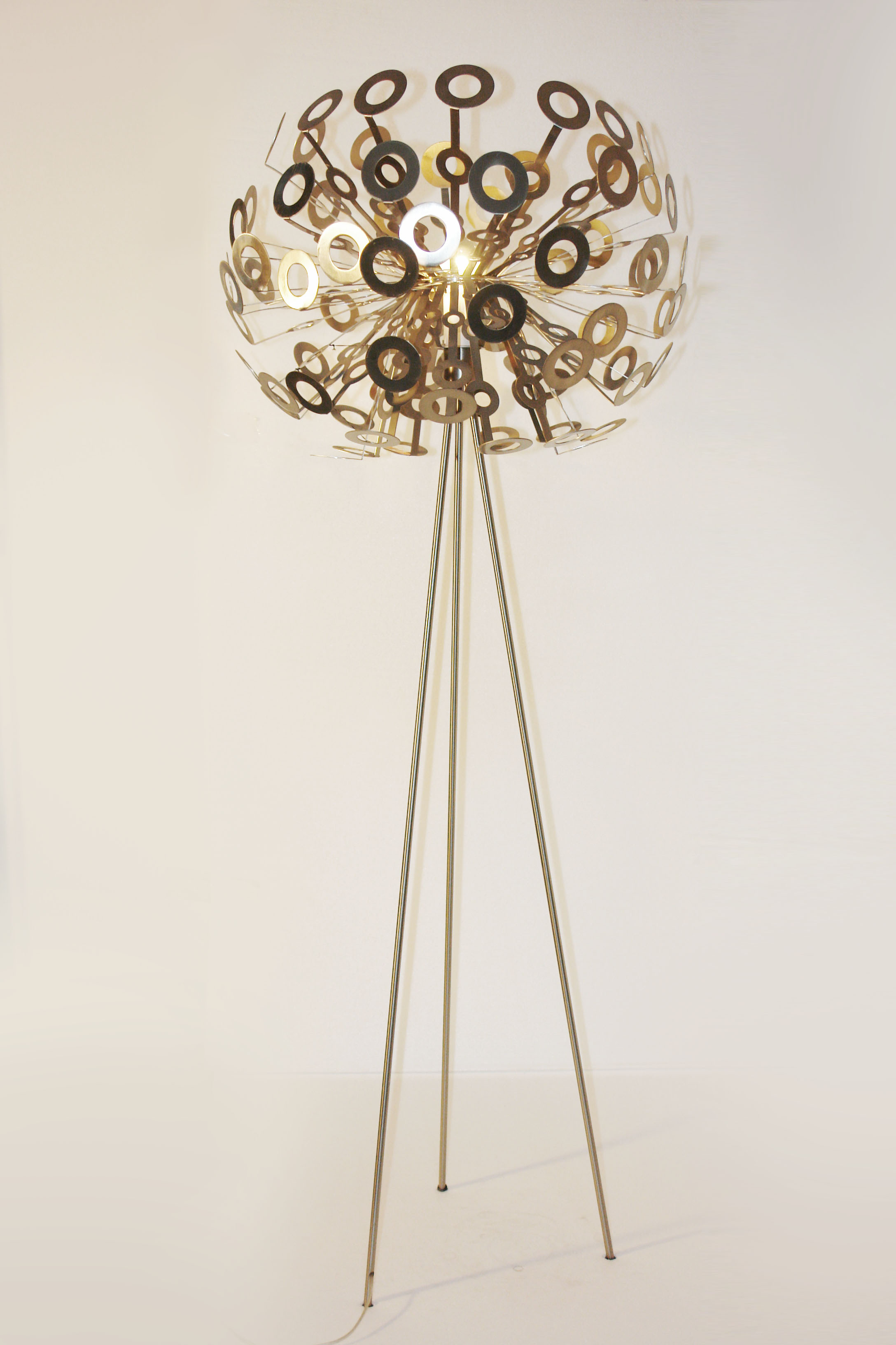 Dandelion Hutten 'style' tripod floor lamp light retro Smarty Lamps